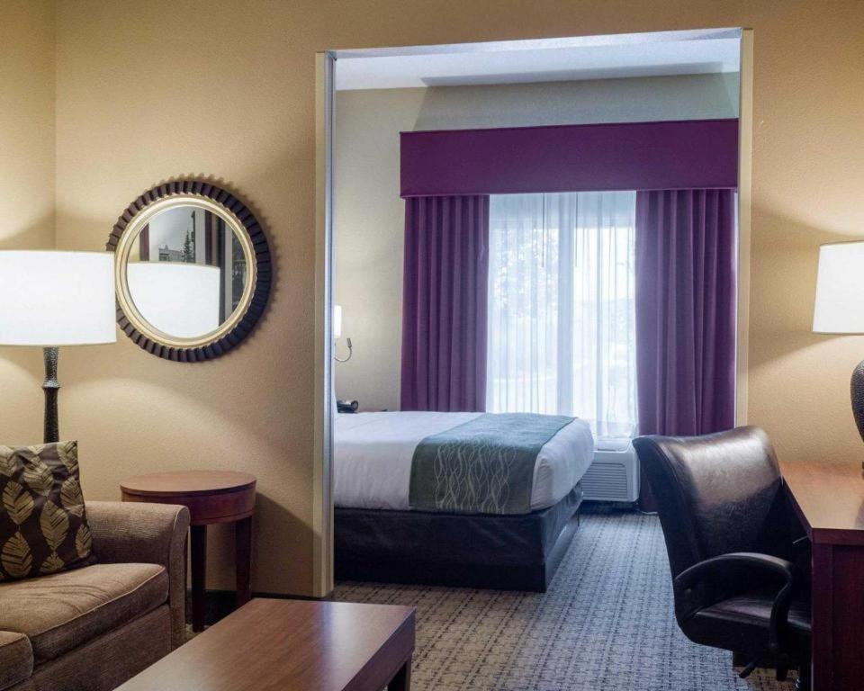 Comfort Suites Starkville Exteriör bild