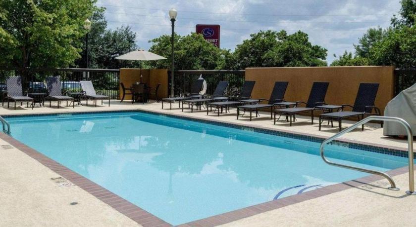 Comfort Suites Starkville Exteriör bild